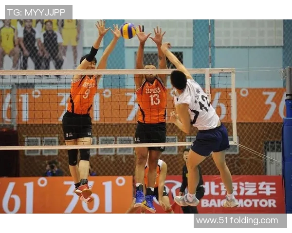 成都排球队比赛经验引发热议球迷对战术选择和球员表现展开激烈讨论 成都排球队比赛经验引发热议球迷对战术选择和球员表现展开激烈讨论