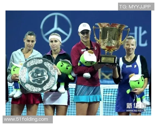 南京排球队在大师赛中的耐力表现与欧冠足球的精彩对比分析 南京排球队在大师赛中的耐力表现与欧冠足球的精彩对比分析